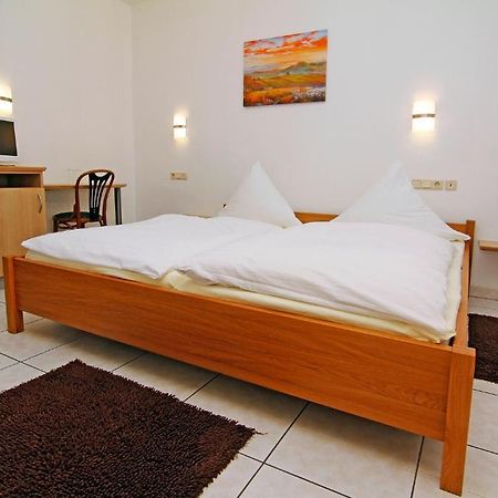 Zewener Hof - Garni Hotell Trier Rum bild