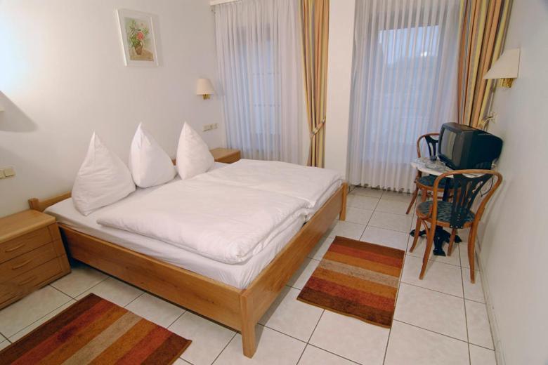 Zewener Hof - Garni Hotell Trier Rum bild