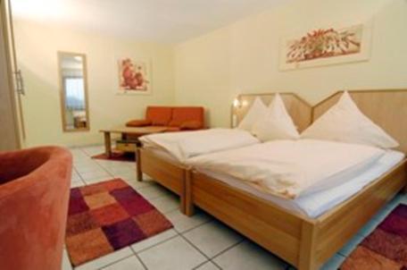 Zewener Hof - Garni Hotell Trier Rum bild