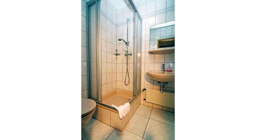 Zewener Hof - Garni Hotell Trier Rum bild
